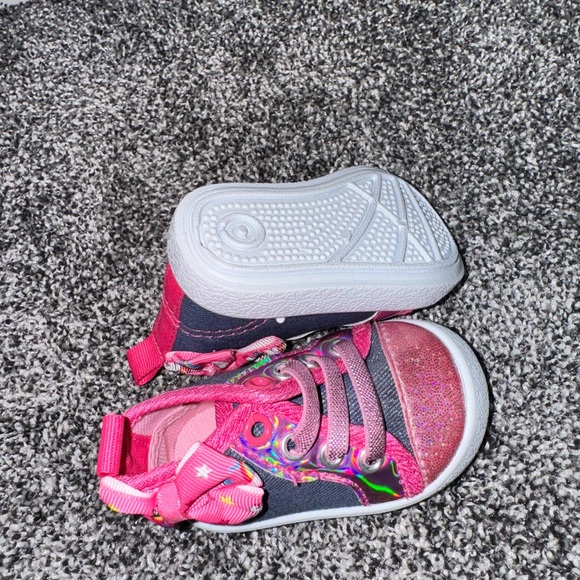 Nike baby Shoes, Uggs and other high class shoes - Picture 5 of 7